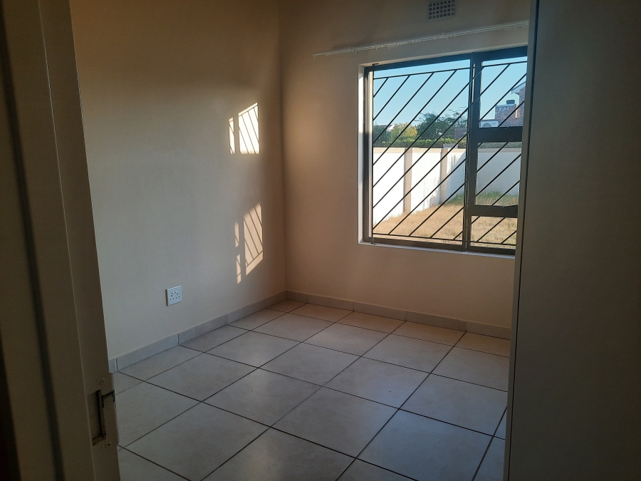 To Let 2 Bedroom Property for Rent in Buh Rein Estate Western Cape